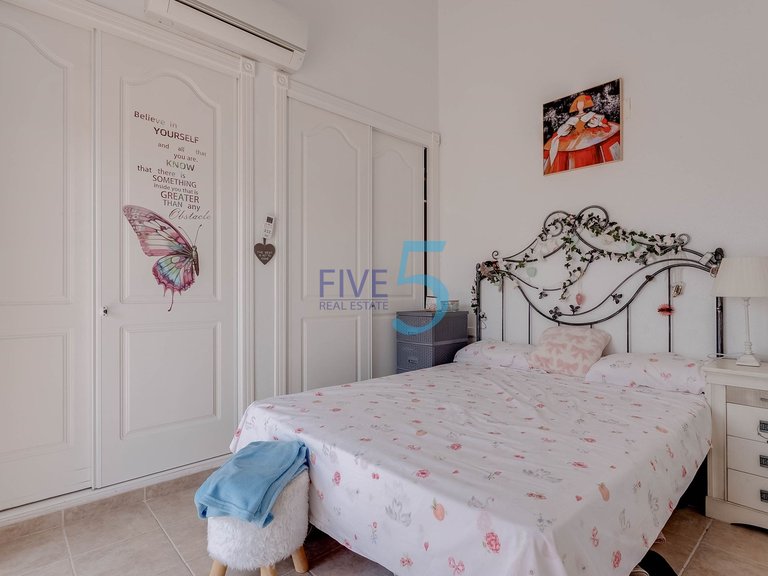 Villa for Sale in Alicante, Valencia 16