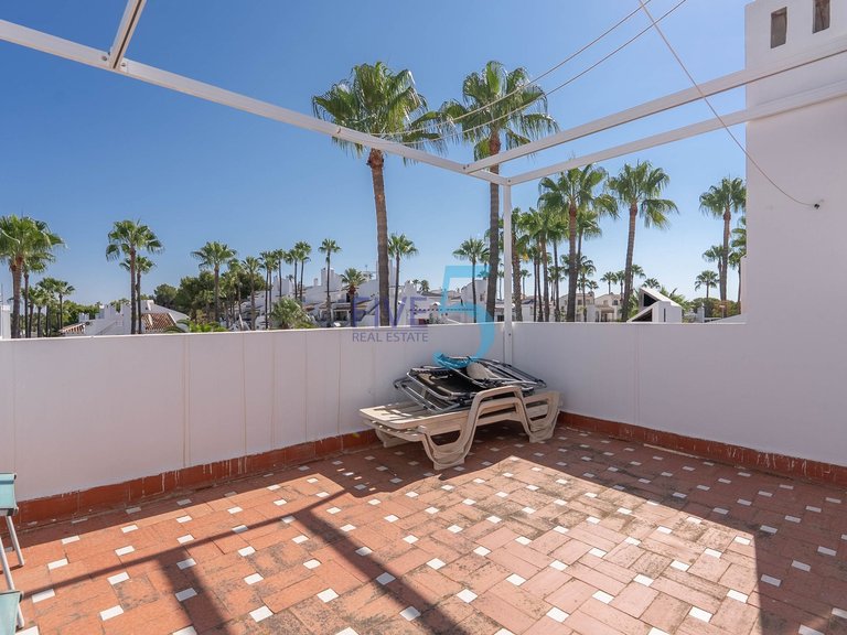 Villa for Sale in Alicante, Valencia 25
