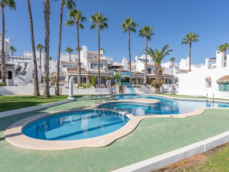 Villa for Sale in Alicante, Valencia 3