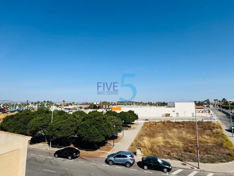Apartment for Sale in Alicante, Valencia 17