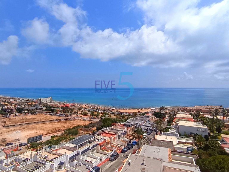 Apartment for Sale in Alicante, Valencia 1