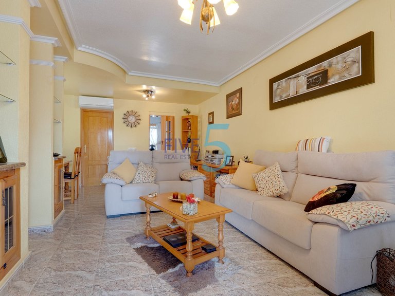 Villa for Sale in Alicante, Valencia 5