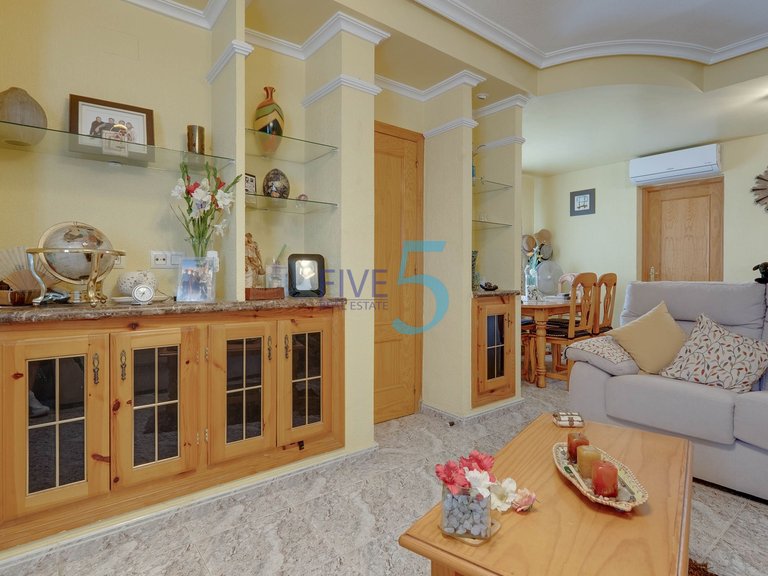 Villa for Sale in Alicante, Valencia 6