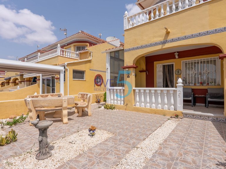 Villa for Sale in Alicante, Valencia 3