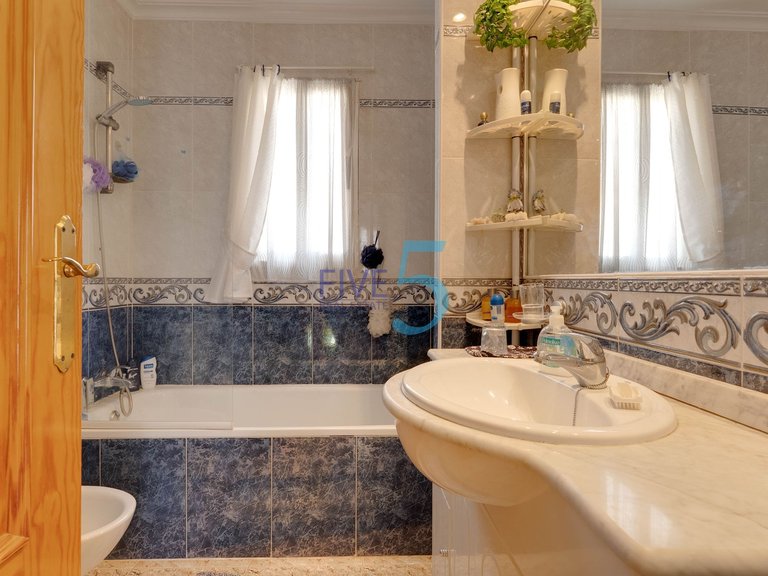 Villa for Sale in Alicante, Valencia 21