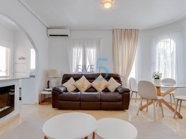 Villa for Sale in Alicante, Valencia 6