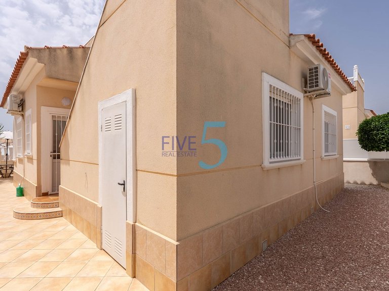 Villa for Sale in Alicante, Valencia 42