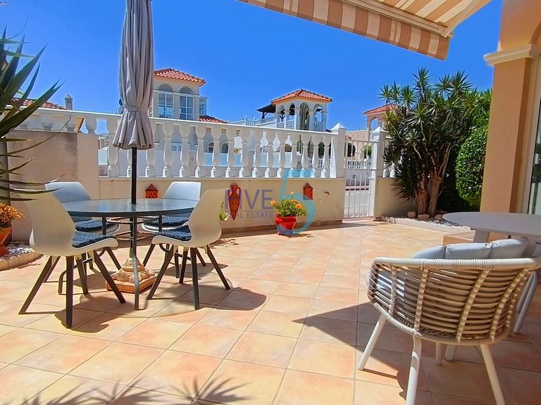 Villa for Sale in Alicante, Valencia 30