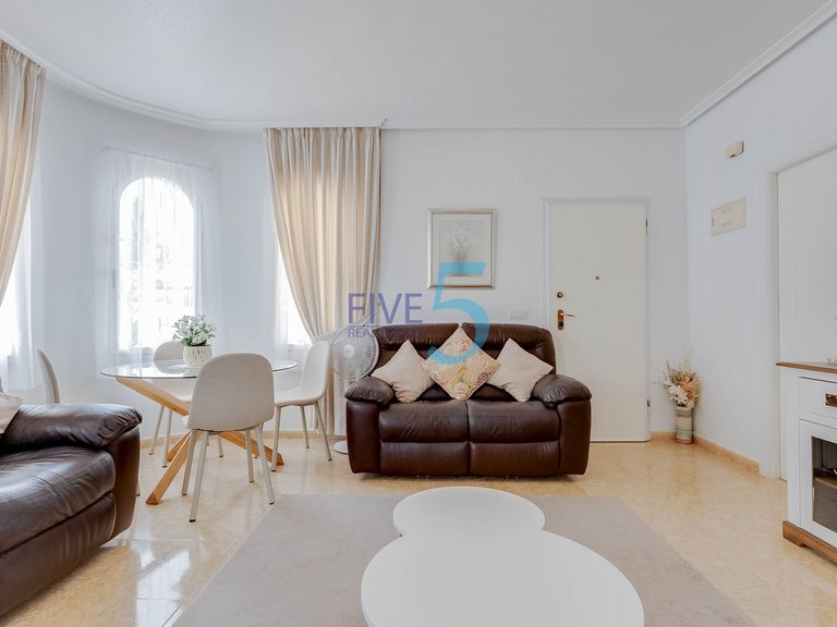 Villa for Sale in Alicante, Valencia 8