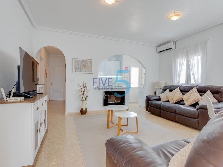 Villa for Sale in Alicante, Valencia 5