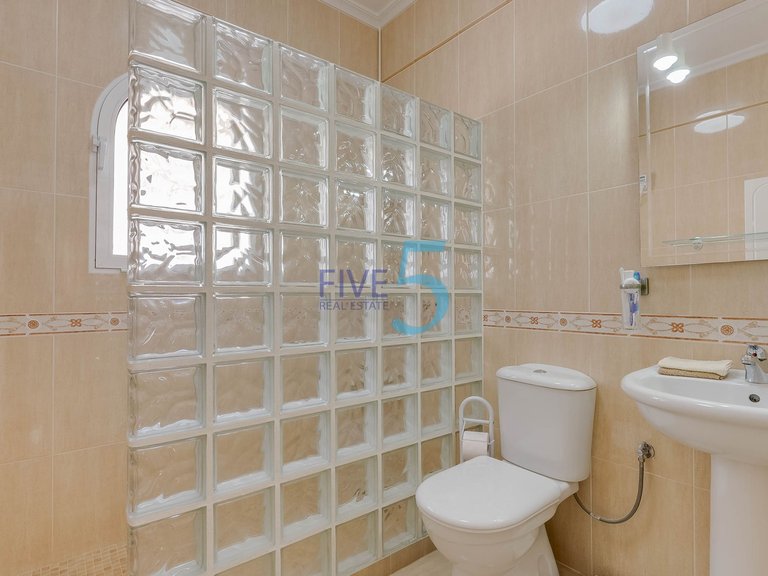 Villa for Sale in Alicante, Valencia 19