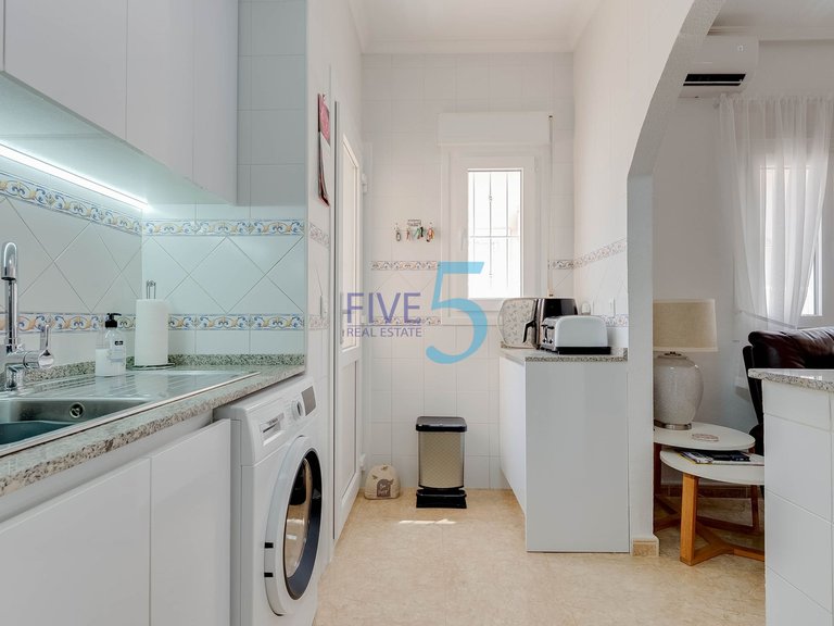 Villa for Sale in Alicante, Valencia 12
