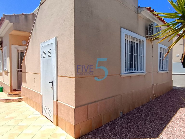 Villa for Sale in Alicante, Valencia 32