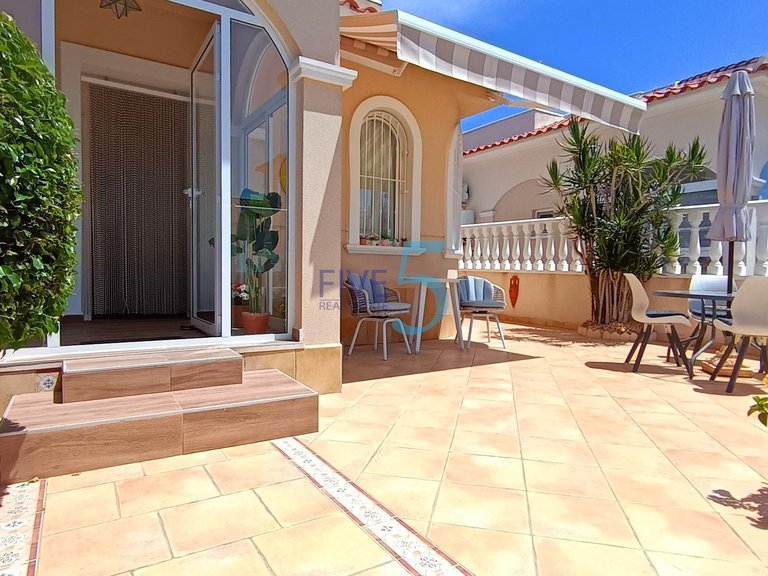 Villa for Sale in Alicante, Valencia 26