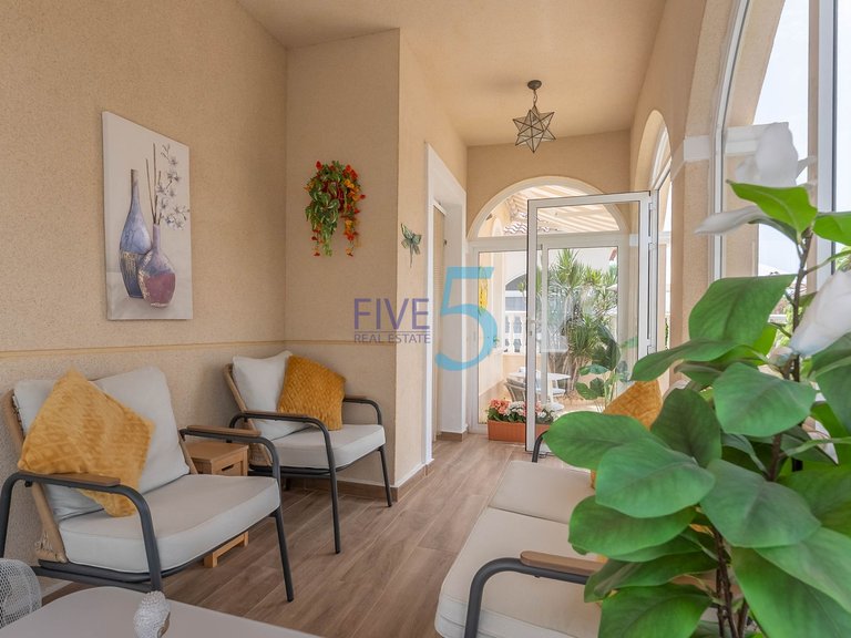 Villa for Sale in Alicante, Valencia 25