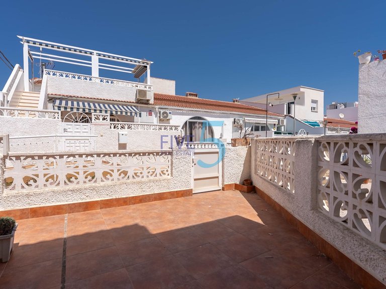 Villa for Sale in Alicante, Valencia 4