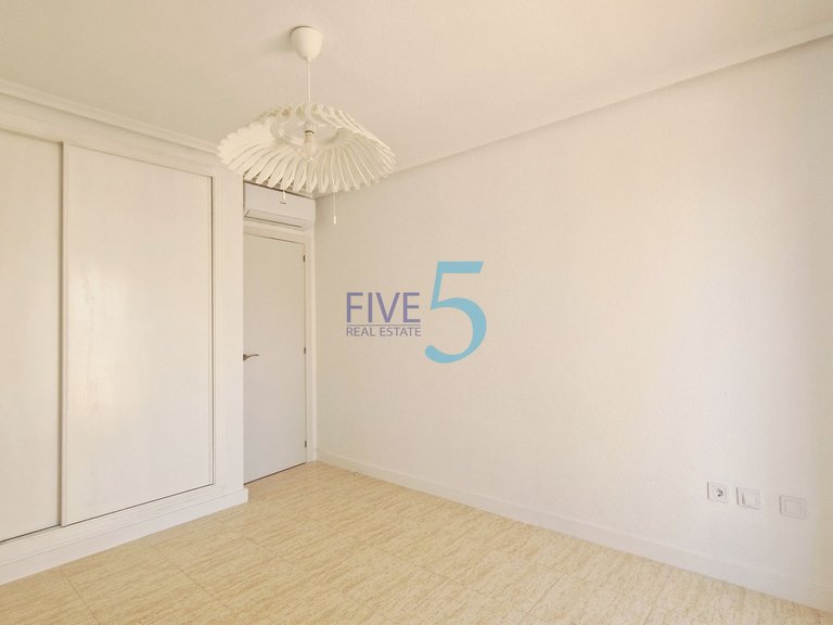 Villa for Sale in Alicante, Valencia 22