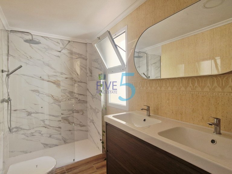 Villa for Sale in Alicante, Valencia 26