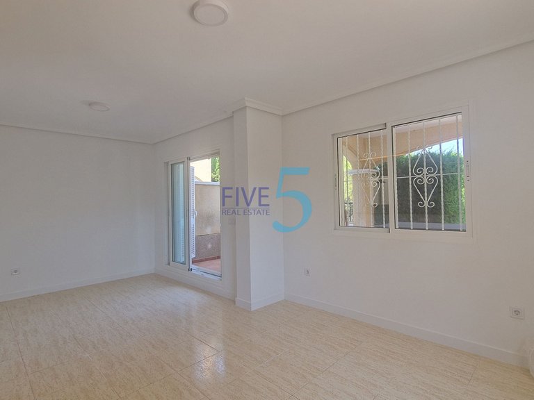 Villa for Sale in Alicante, Valencia 5