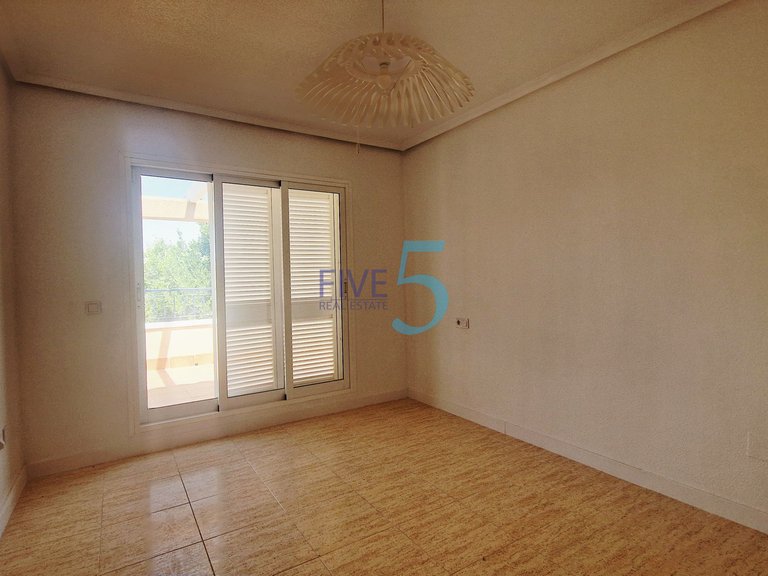 Villa for Sale in Alicante, Valencia 23