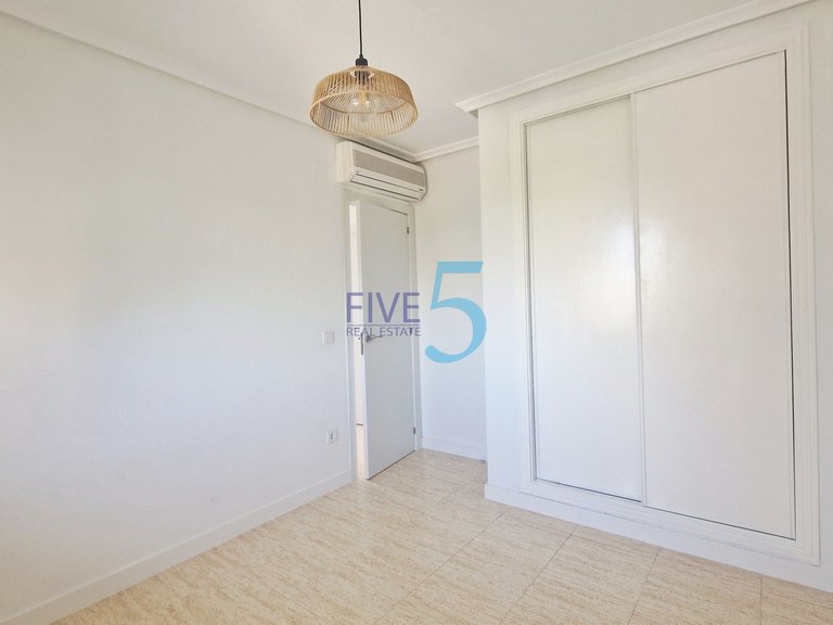 Villa for Sale in Alicante, Valencia 20
