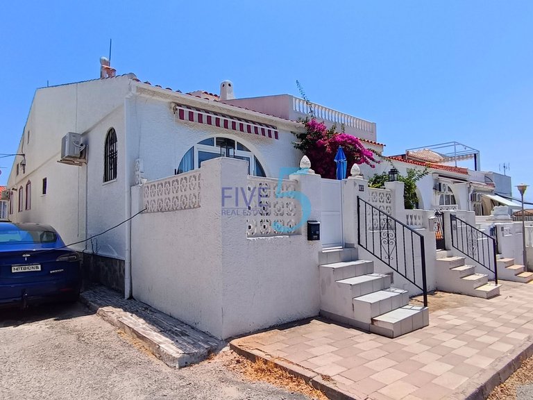 Penthouse for Sale in Alicante, Valencia 1