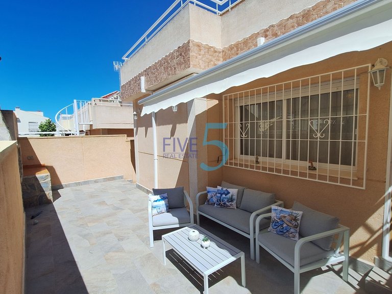 Villa for Sale in Alicante, Valencia 1