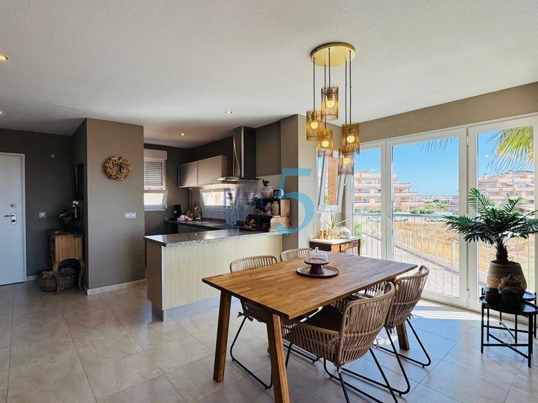 Apartment for Sale in Alicante, Valencia 4