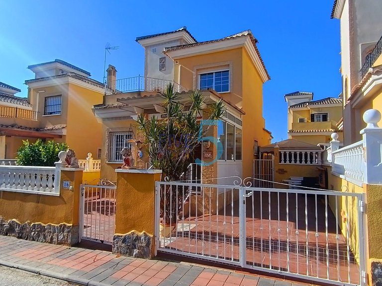 Villa for Sale in Alicante, Valencia 1