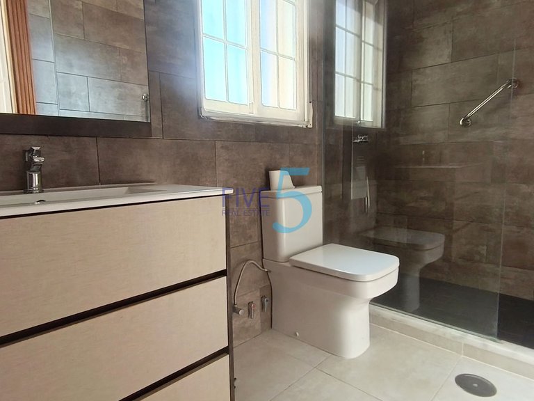 Villa for Sale in Alicante, Valencia 29