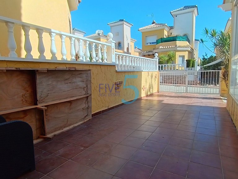 Villa for Sale in Alicante, Valencia 11