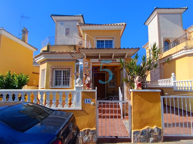 Villa for Sale in Alicante, Valencia 5