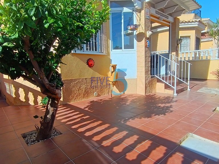 Villa for Sale in Alicante, Valencia 9