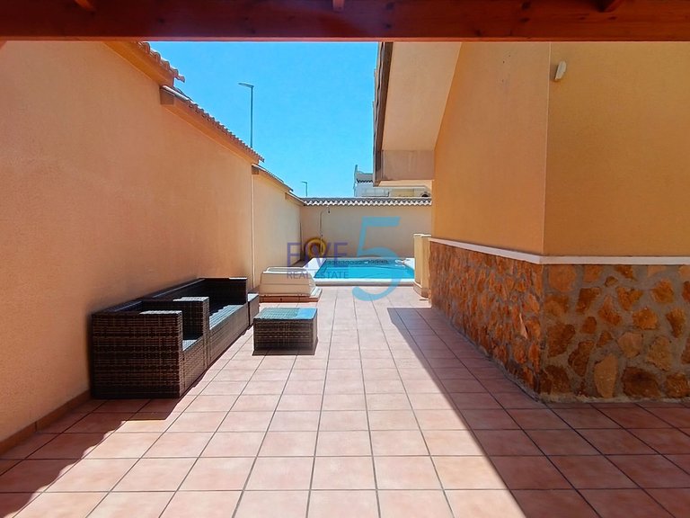 Villa for Sale in Alicante, Valencia 11