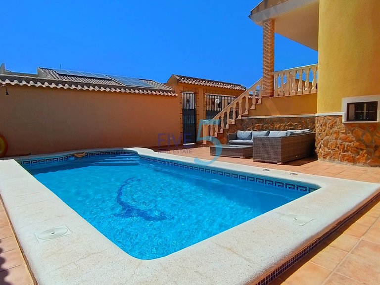 Villa for Sale in Alicante, Valencia 9