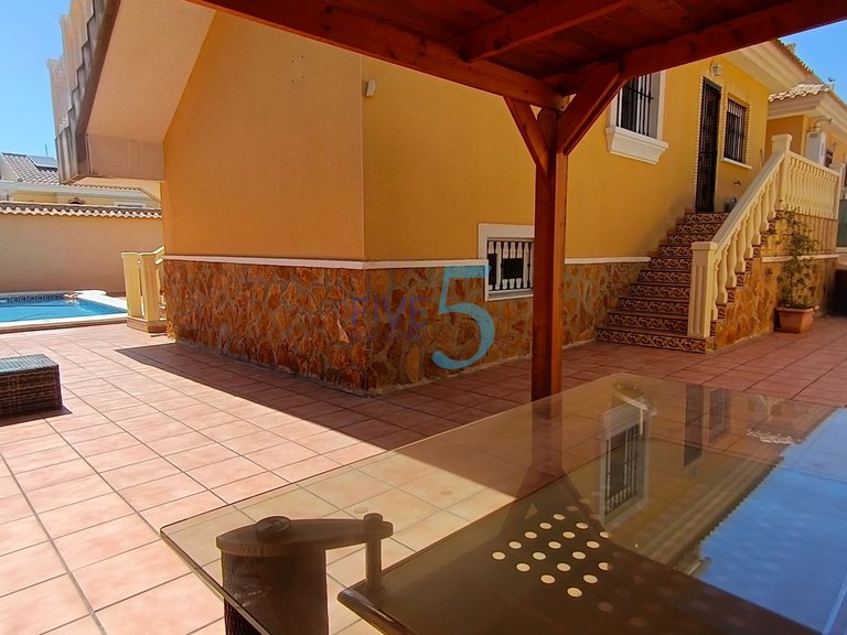 Villa for Sale in Alicante, Valencia 10