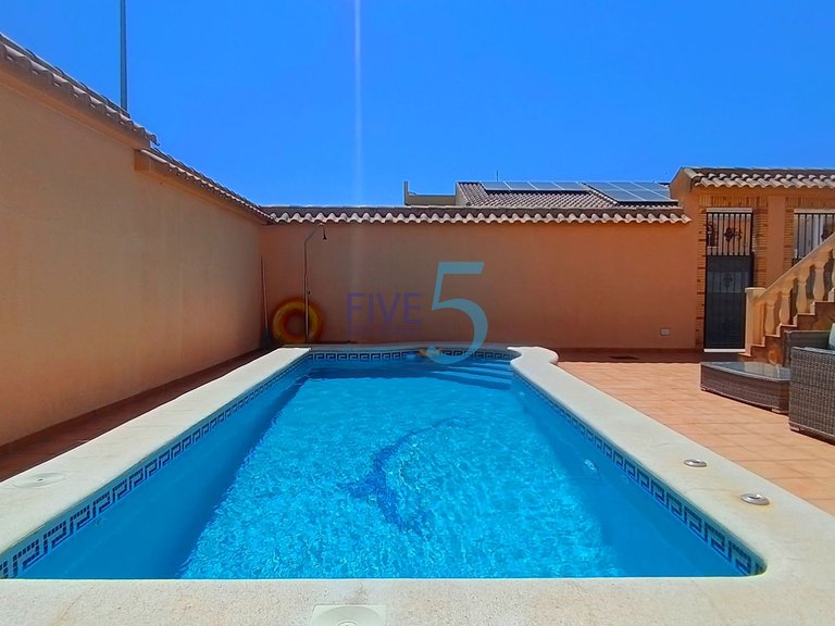 Villa for Sale in Alicante, Valencia 8