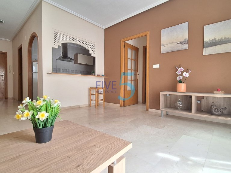 Apartment for Sale in Alicante, Valencia 1