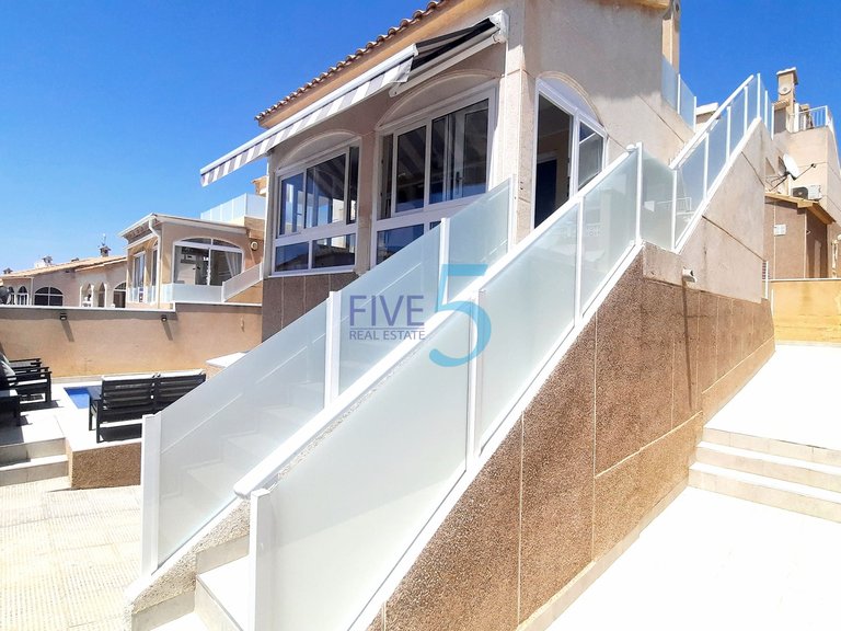 Villa for Sale in Alicante, Valencia 25