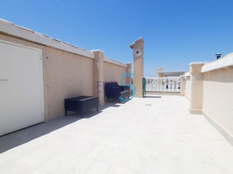 Villa for Sale in Alicante, Valencia 4