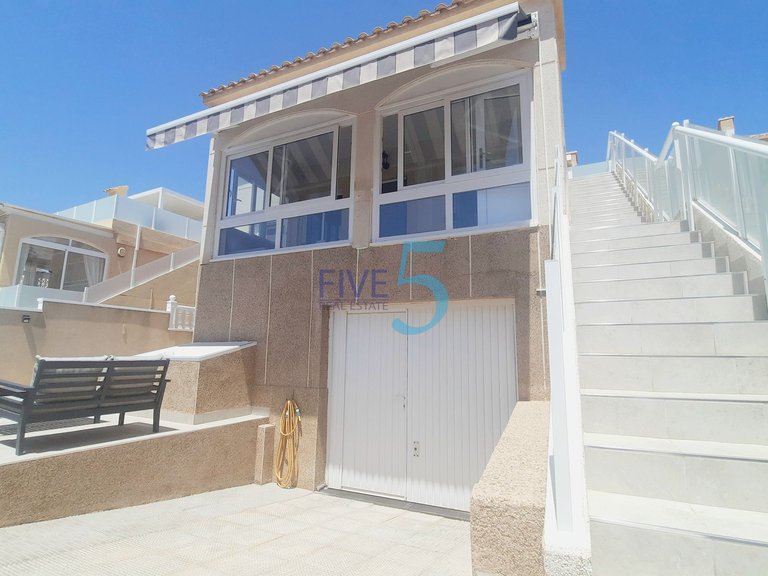 Villa for Sale in Alicante, Valencia 1