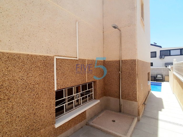 Villa for Sale in Alicante, Valencia 23