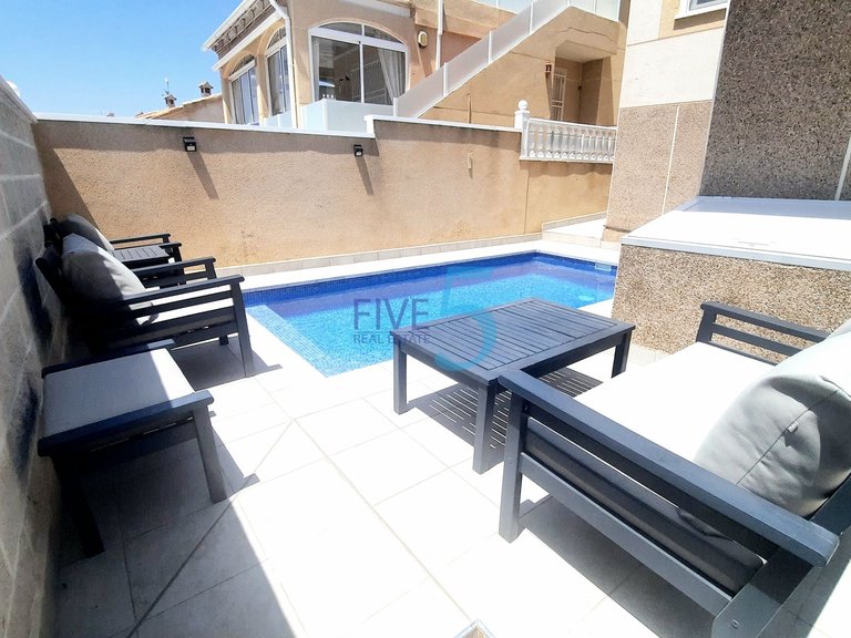 Villa for Sale in Alicante, Valencia 3