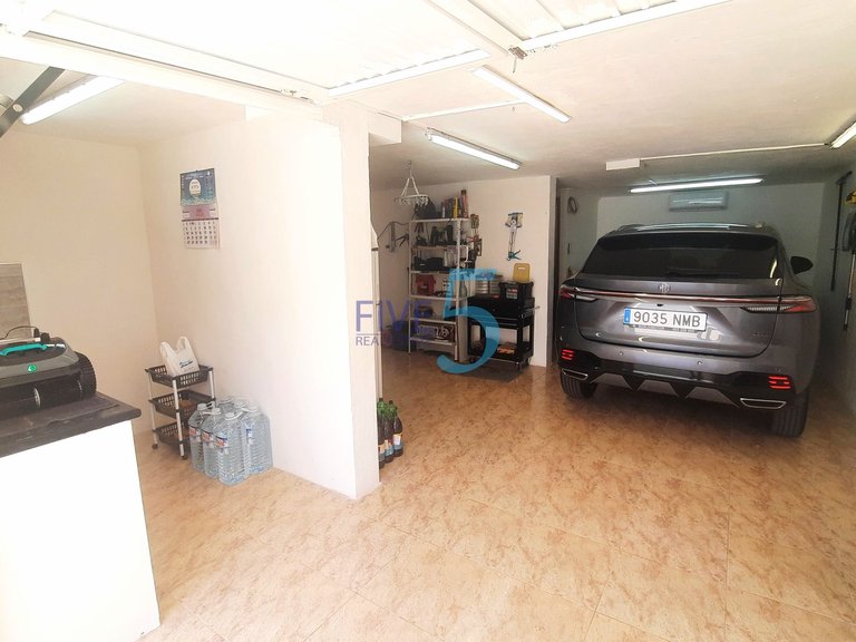 Villa for Sale in Alicante, Valencia 18