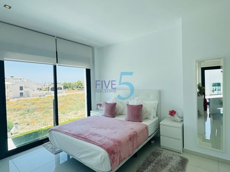 Villa for Sale in Alicante, Valencia 16