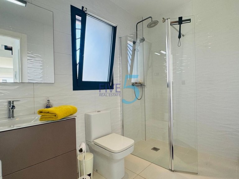 Villa for Sale in Alicante, Valencia 11
