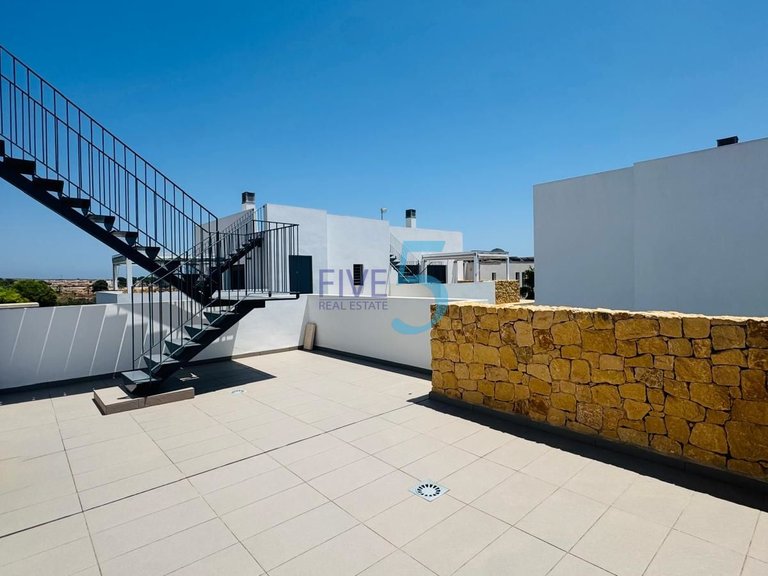 Villa for Sale in Alicante, Valencia 22