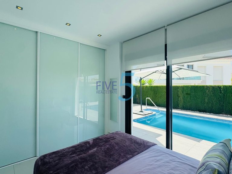 Villa for Sale in Alicante, Valencia 9