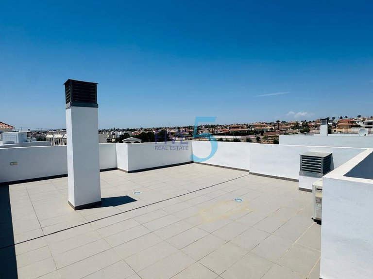 Villa for Sale in Alicante, Valencia 25