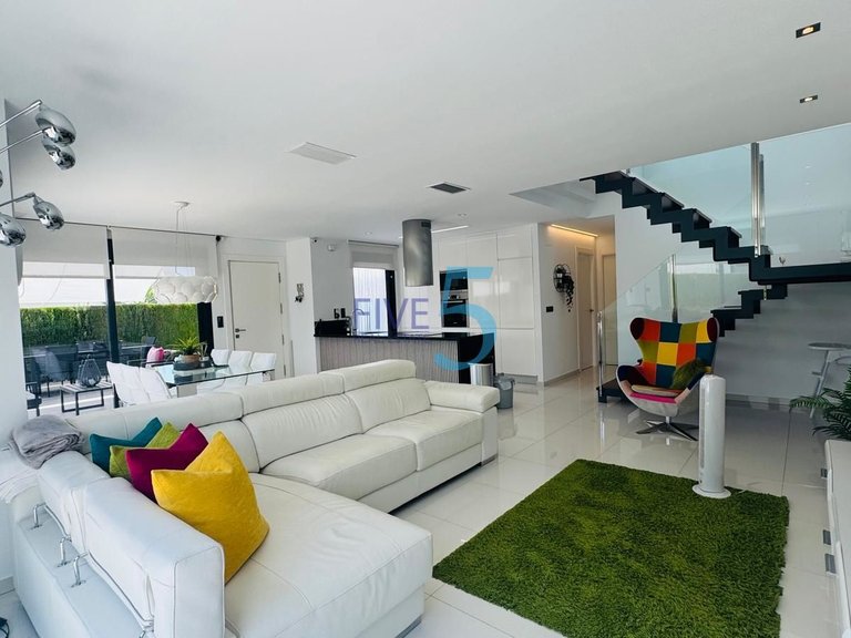 Villa for Sale in Alicante, Valencia 5